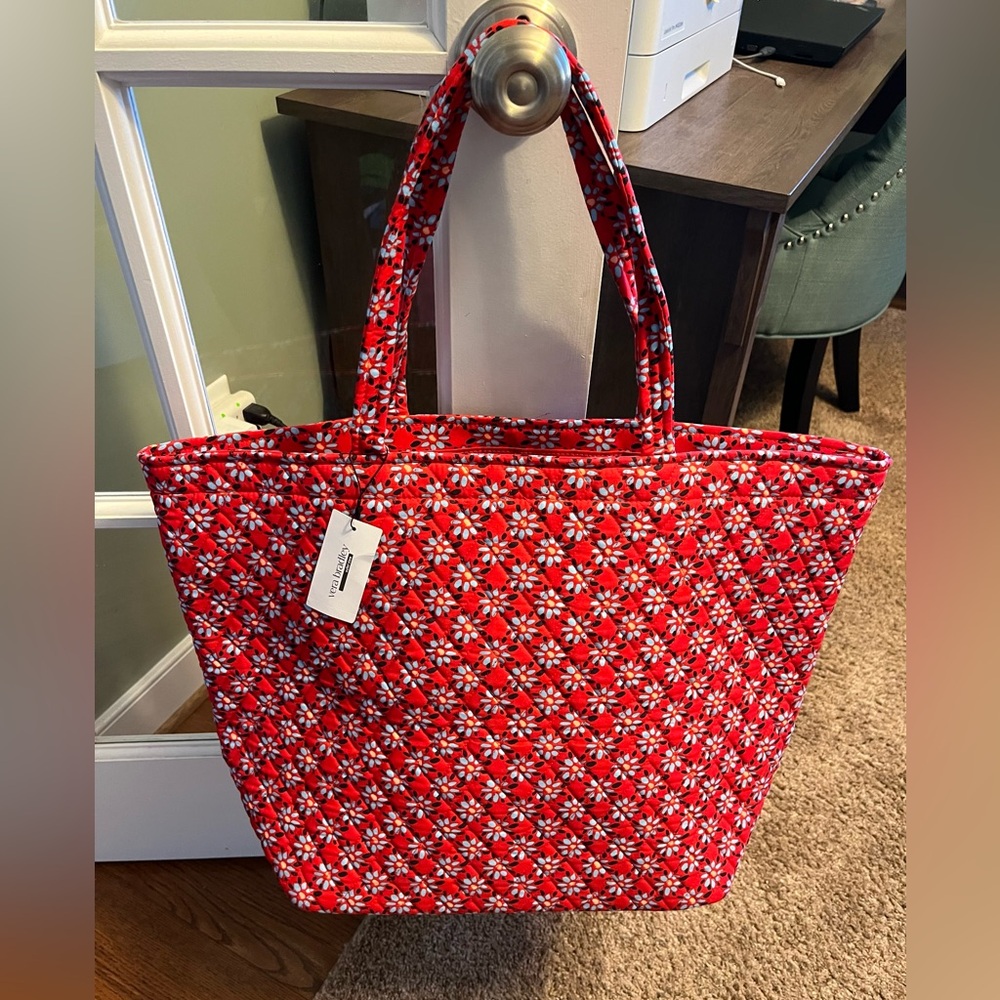 Vera Bradley Grand Tote.  New